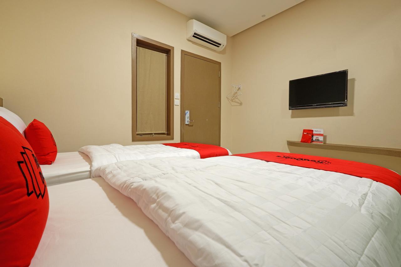 Reddoorz Plus Near Java Mall Semarang Hotel Buitenkant foto