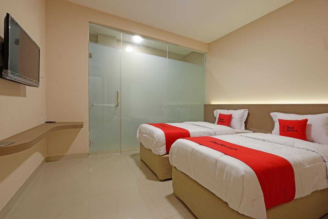 Reddoorz Plus Near Java Mall Semarang Hotel Buitenkant foto