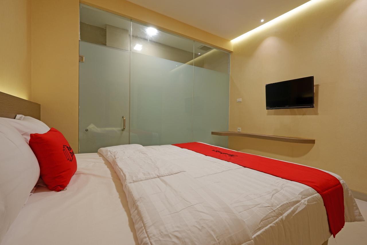 Reddoorz Plus Near Java Mall Semarang Hotel Buitenkant foto