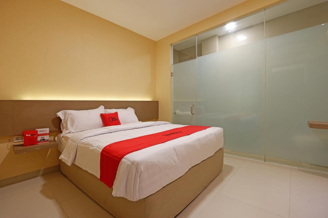 Reddoorz Plus Near Java Mall Semarang Hotel Buitenkant foto