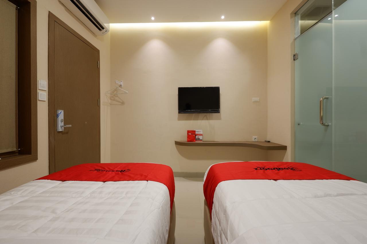 Reddoorz Plus Near Java Mall Semarang Hotel Buitenkant foto