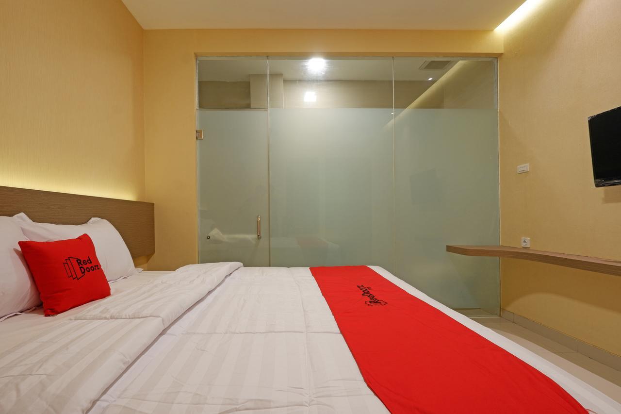 Reddoorz Plus Near Java Mall Semarang Hotel Buitenkant foto