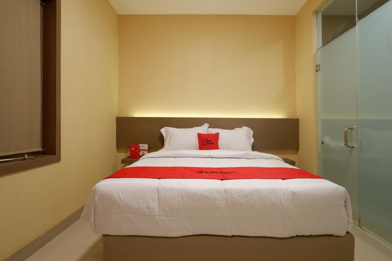 Reddoorz Plus Near Java Mall Semarang Hotel Buitenkant foto